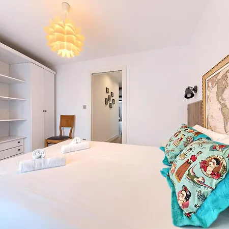 Daire 19th Comfort Flat By Next Stop
