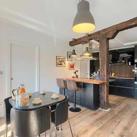 19th Comfort Flat By Next Stop Daire